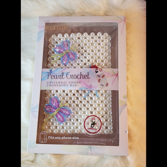 Kensie Pearl Crochet Universal Phone Crossbody Bag - Picture 1 of 6